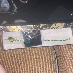 Beautiful Emerald necklace/Bracelet Lindenwold’s